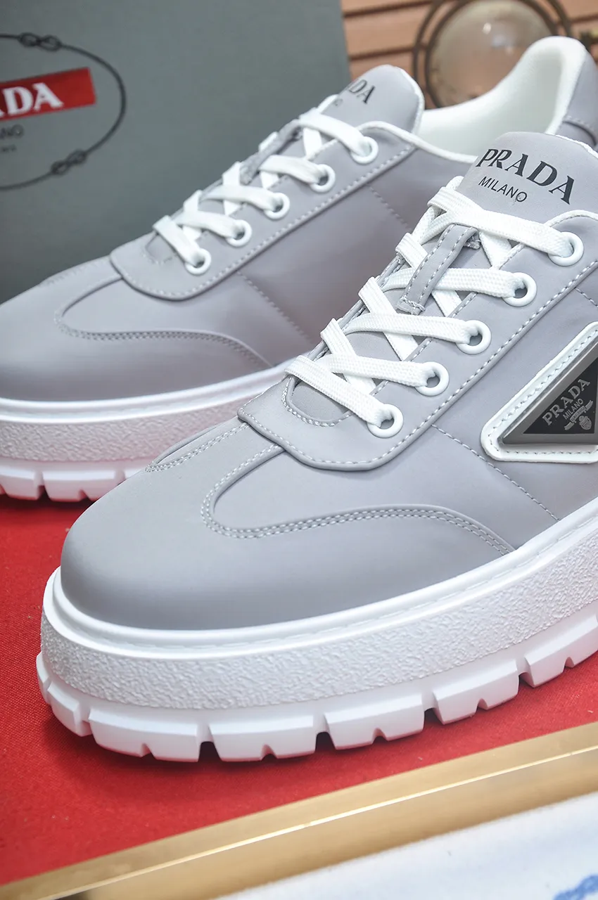 Men's shoes 💰580💶 [PRADA] Top original items, new seasonal styles, high-quality original items, top-grade high-mercerized cowhide combined with original breathable fabric + imported glue, imported stretch fabric inside with original cowhide feet, original thick outsole! Quality guaranteed! Code 38-45 (45 customized)